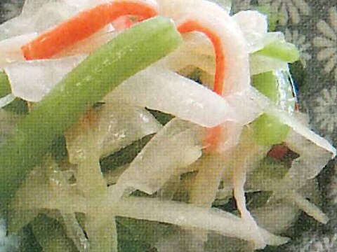 みずと新玉葱のエスニックサラダ